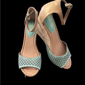 Kenneth Cole Reaction Wedge Heels